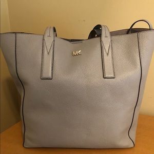 MICHAEL Michael Kors Junie Large Tote. Pearl Grey